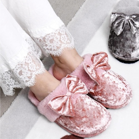 Pink Velvet Bowknot Slippers  size M (7-8) - Picture 2 of 6